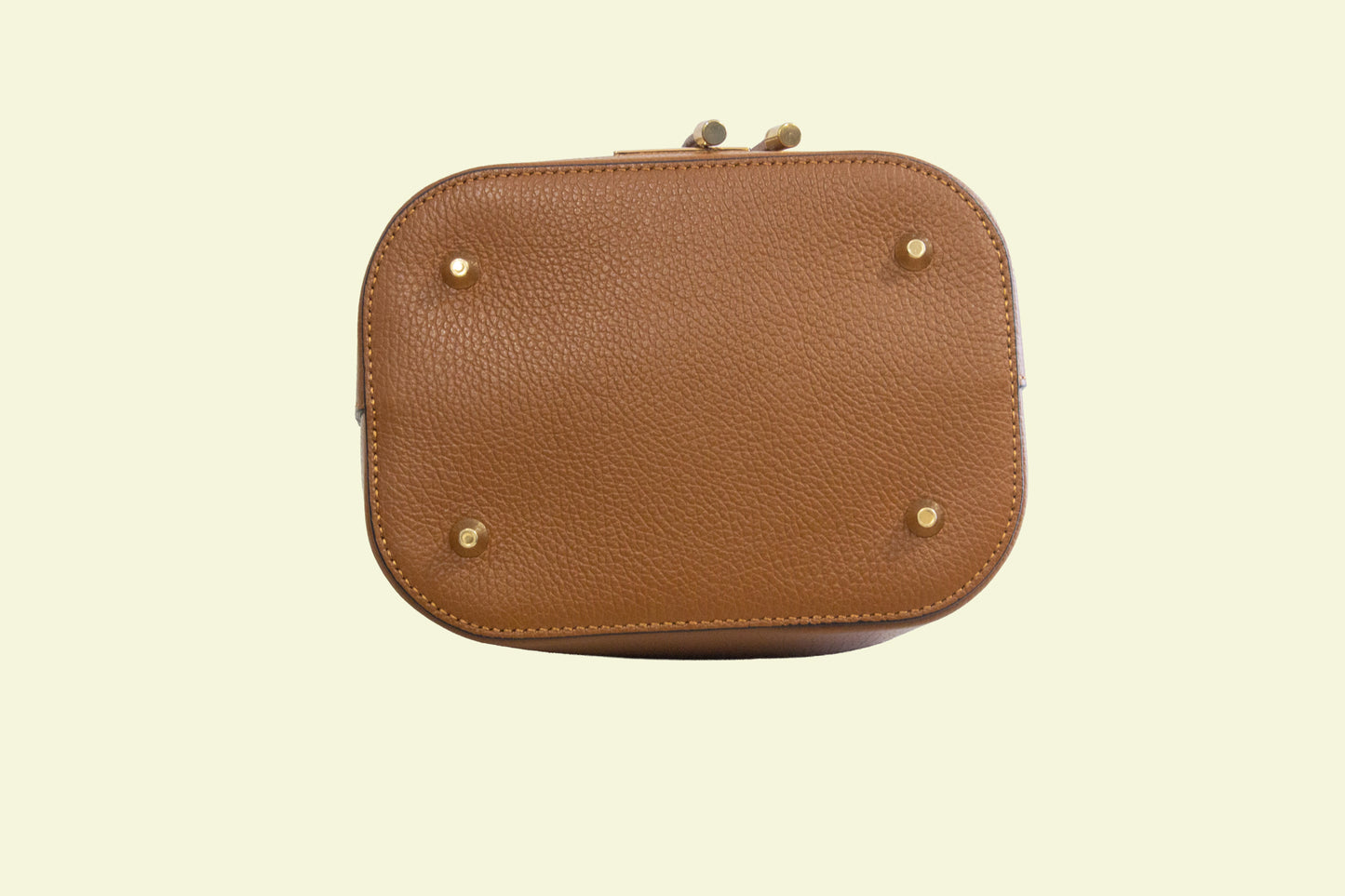 Sac seau TL BAG marron cognac vue de dessus fermé.