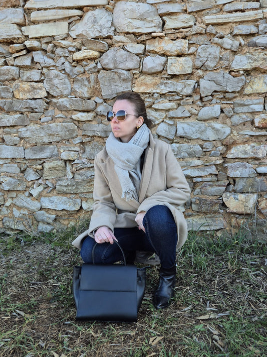 Sac Lexia noir en cuir italien porté