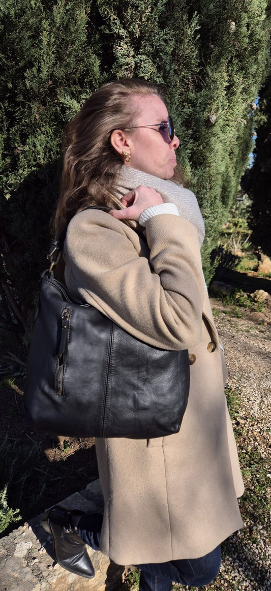 Sac Liora noir cuir italien porté