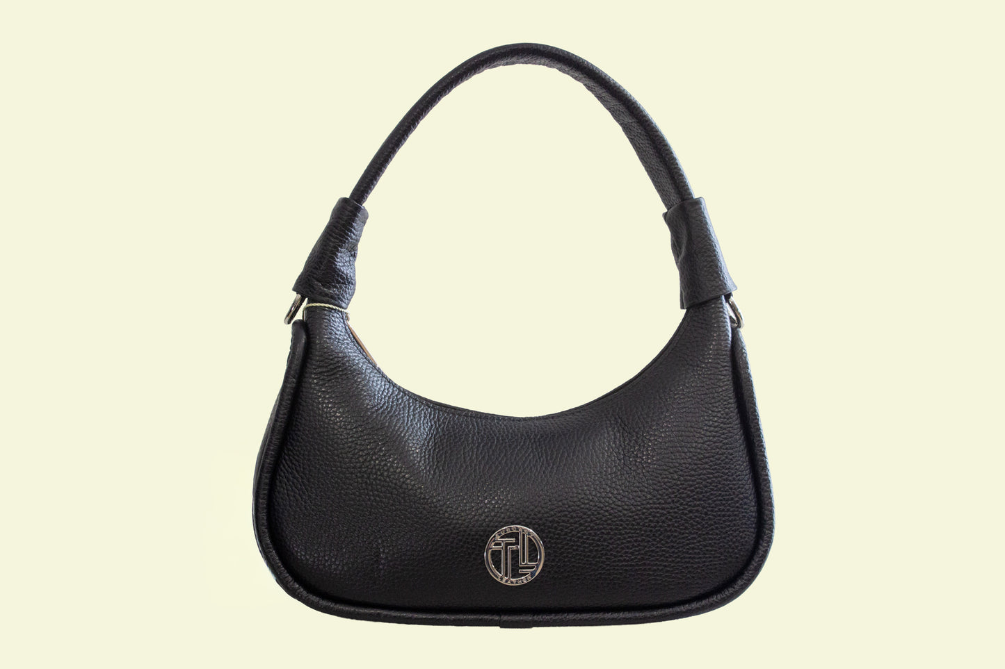 Sac à main MICHELLE noir en cuir italien vue de face avec logo doré