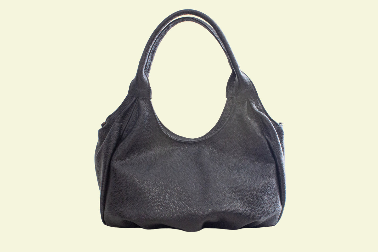 Sac Lucan noir en cuir italien vue de face
