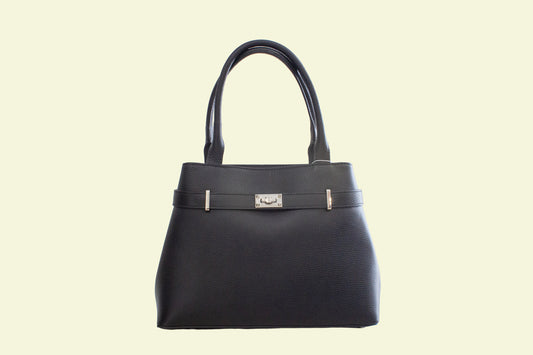 Sac Lumar noir en cuir italien vue de face avec plaque argentée