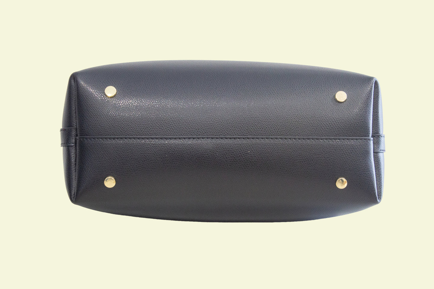 Sac Clio noir cuir italien vue de dessous.