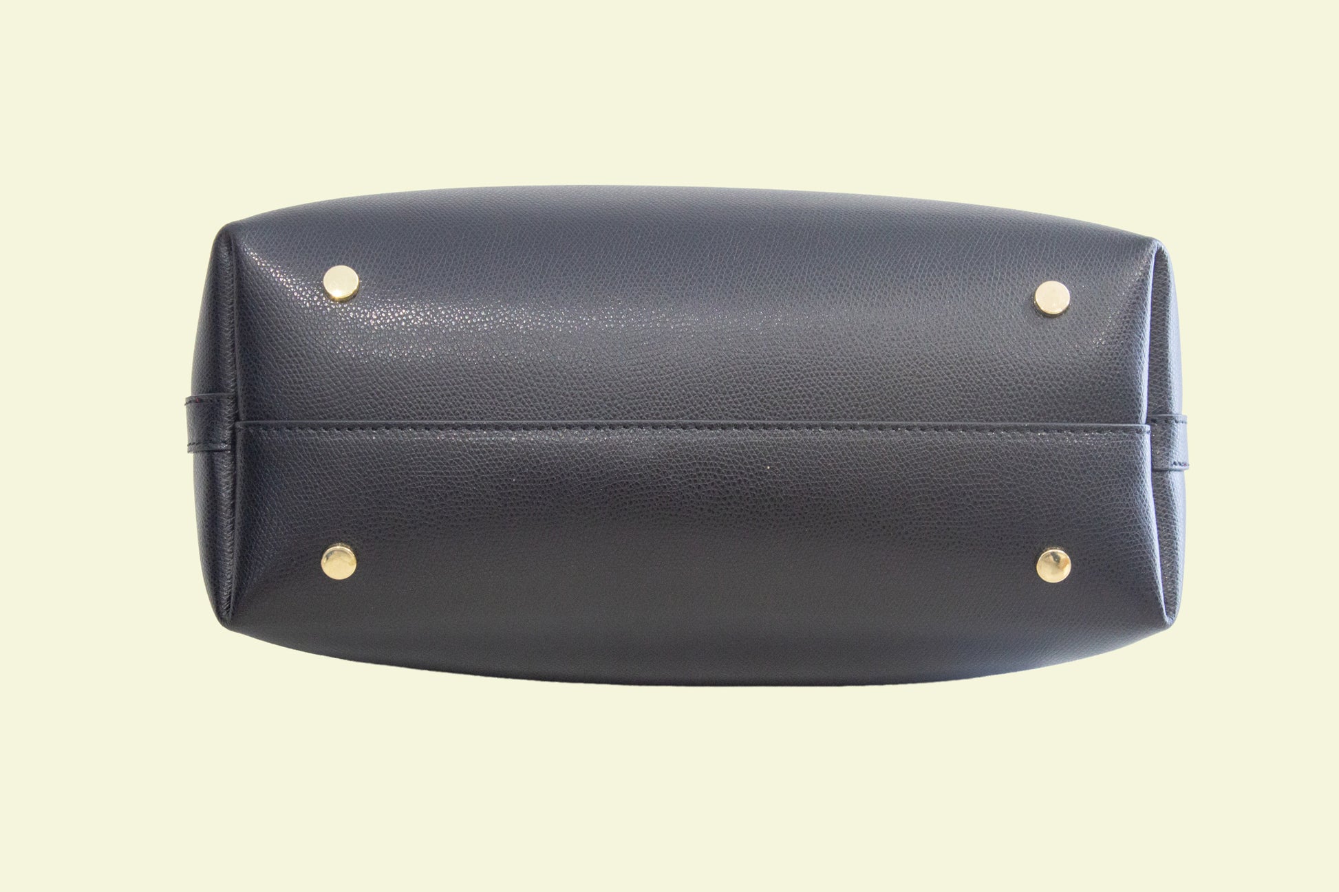 Sac Clio noir cuir italien vue de dessous.