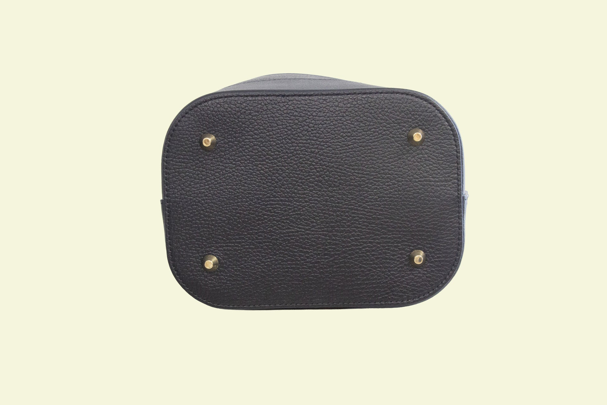 Sac seau TL BAG noir vue de dessous.